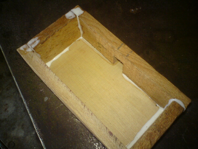 Клеим корпус